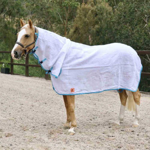 Capriole Flag Cloth Neck Combo
